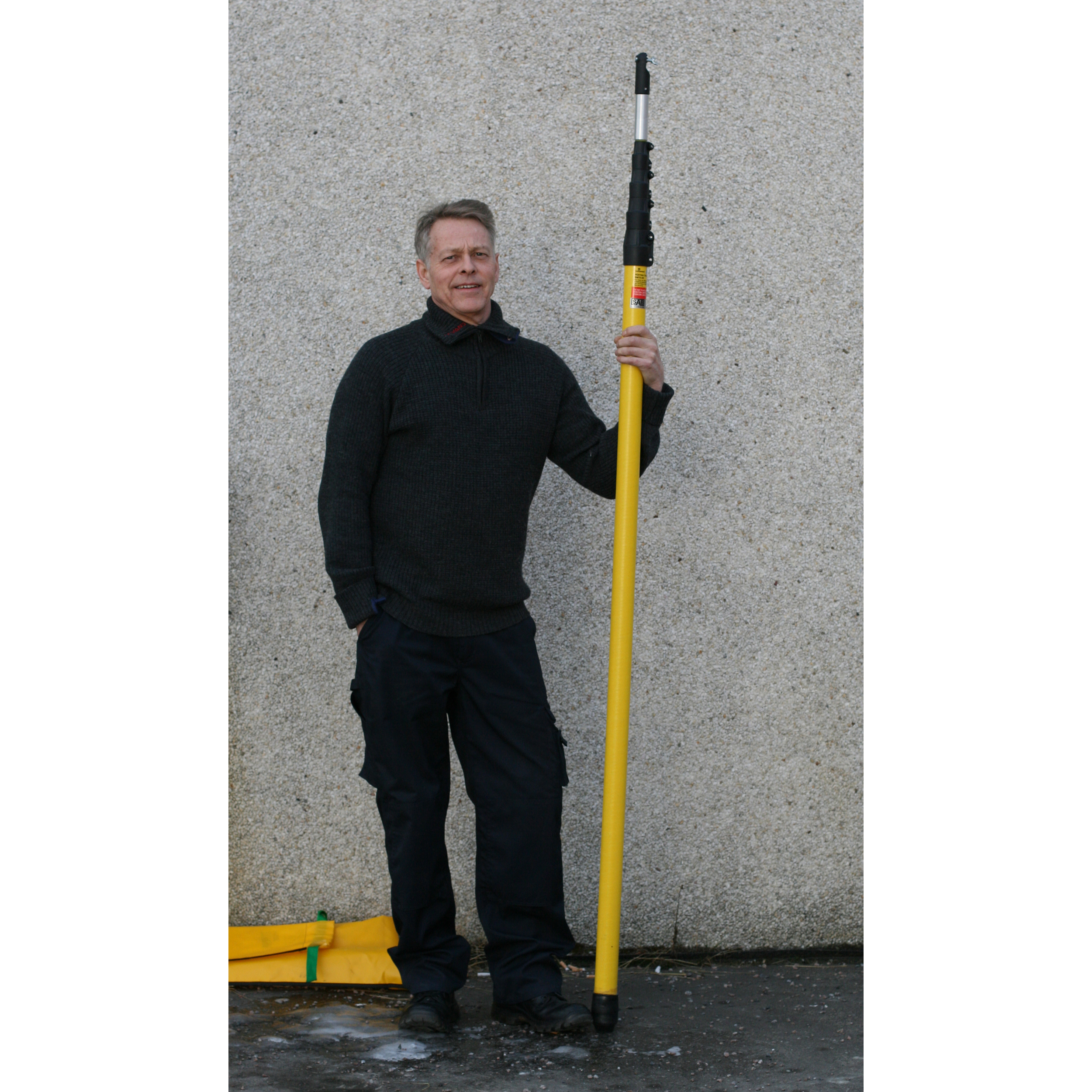 uab_isolerstang_med_mann_8800497